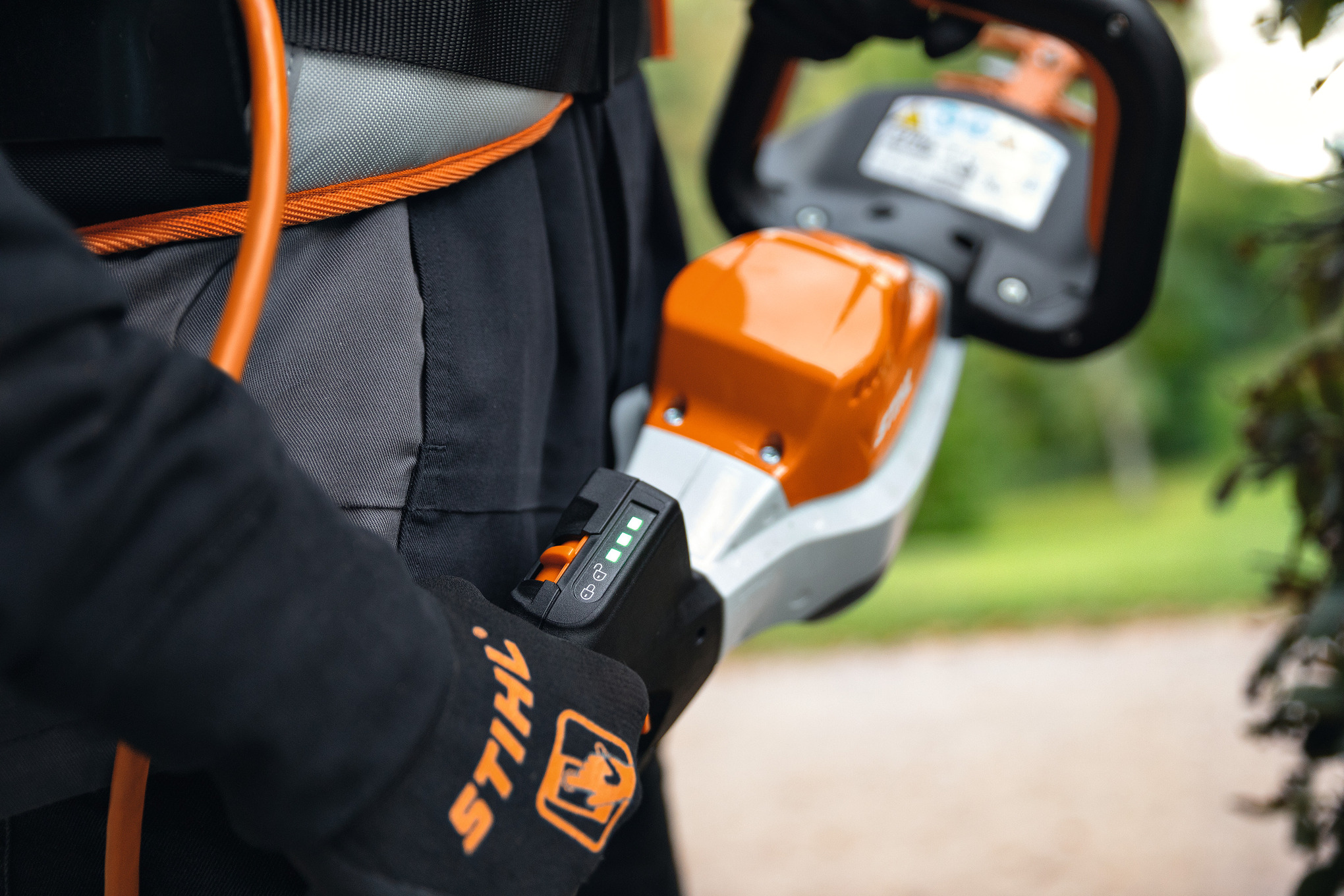 HSA 130 R without battery and charger