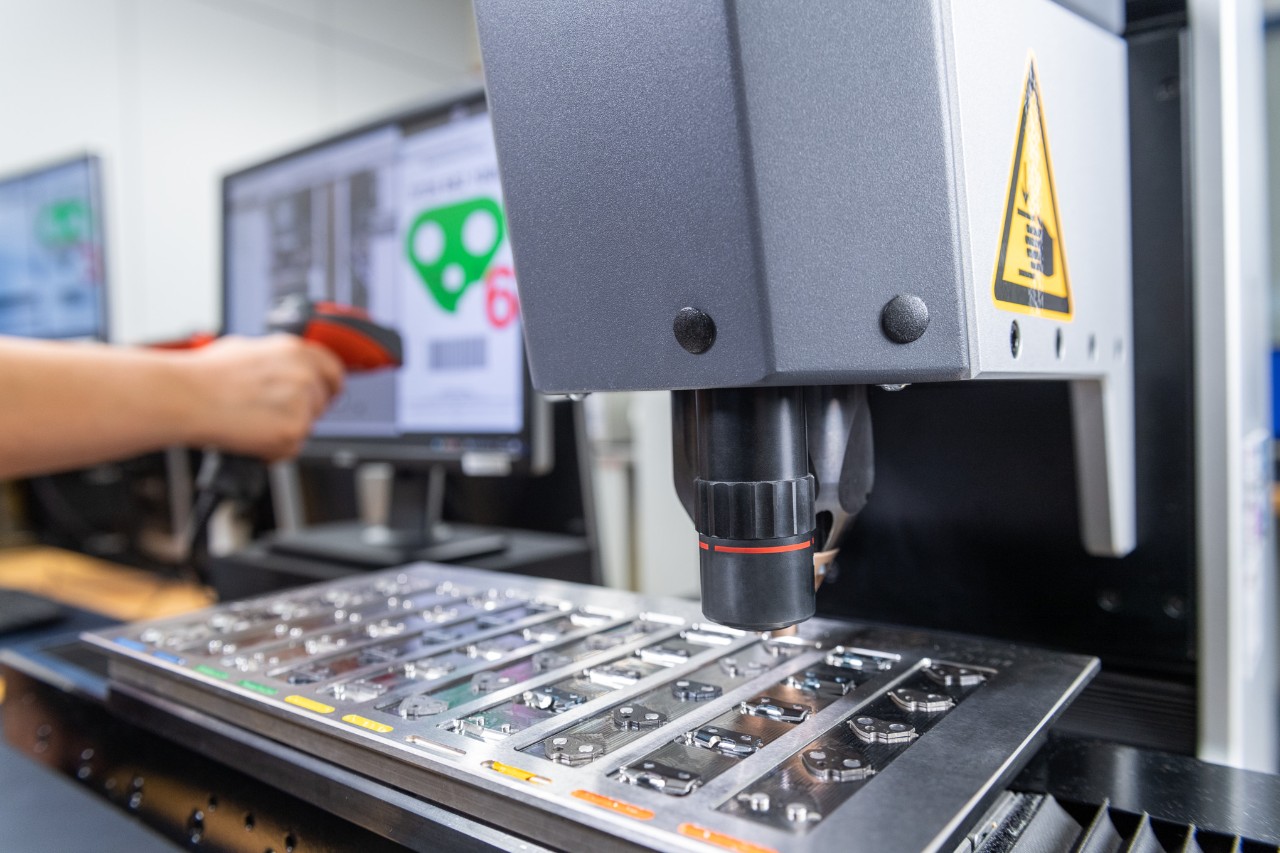 Machine in a factory for STIHL chain production